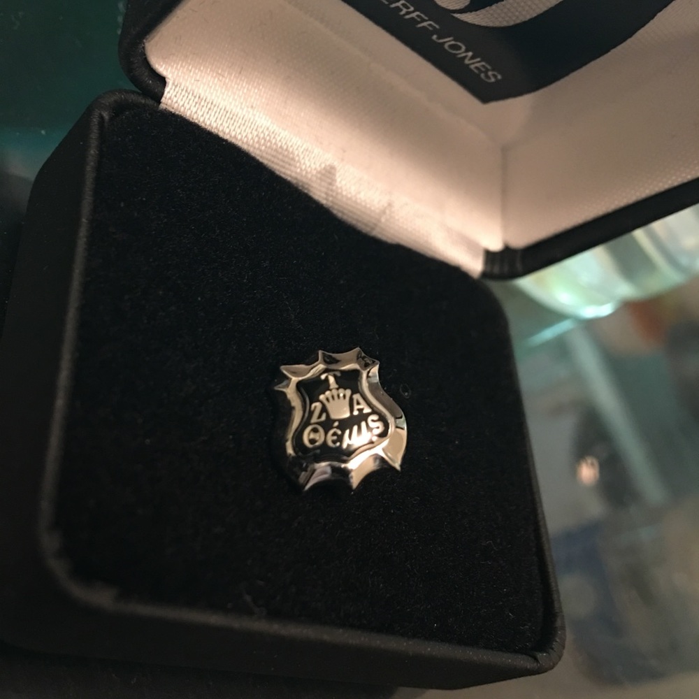 Zeta badge